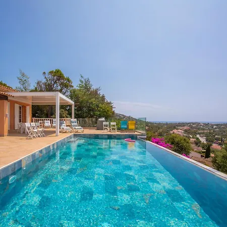 - L'esterel Appartement Saint-Raphaël